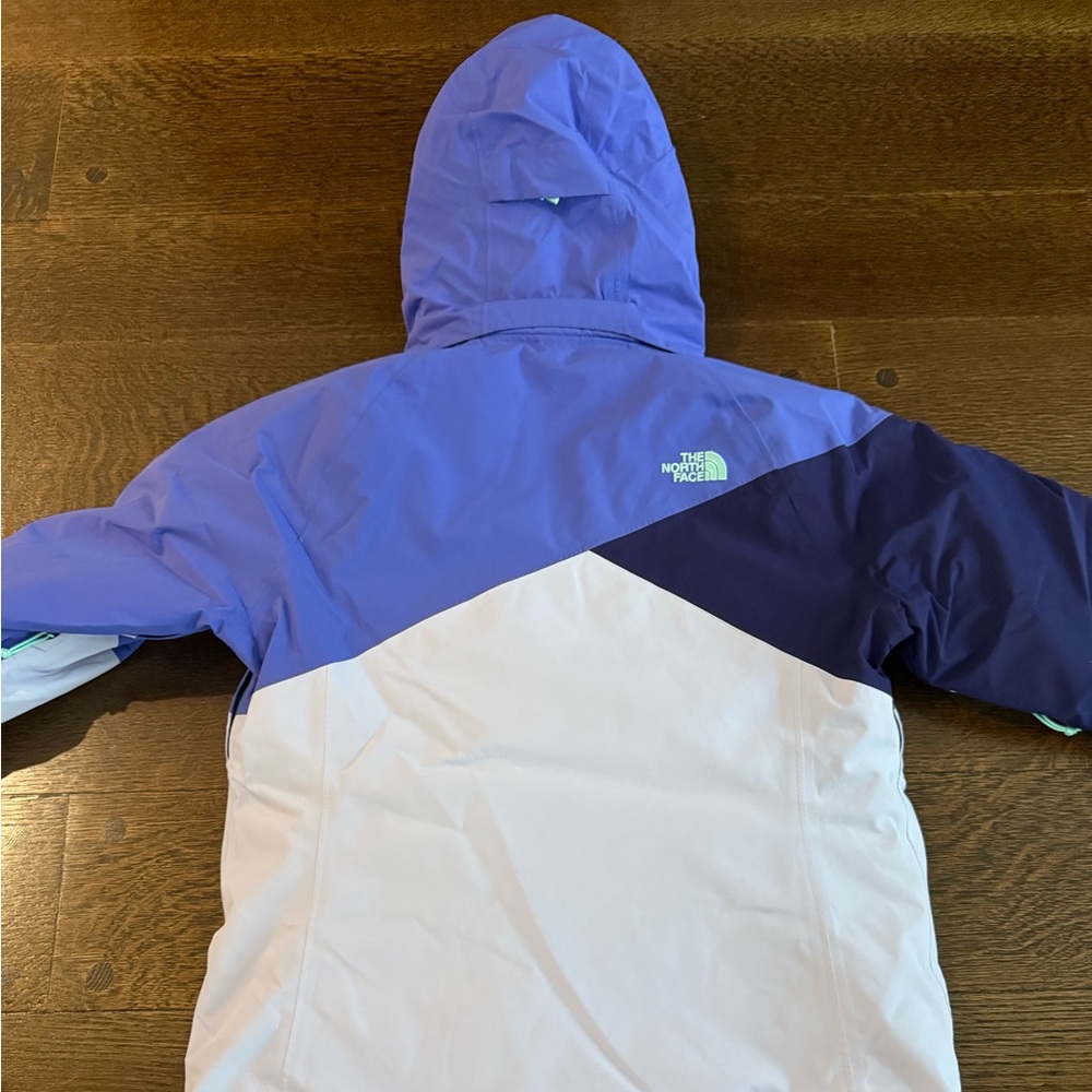 The North Face lightweight snowboard jacket - Picture 3 of 8